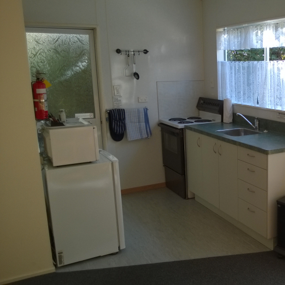 gallery/wp-content-uploads-2014-04-Bush-cottage-Kitchen