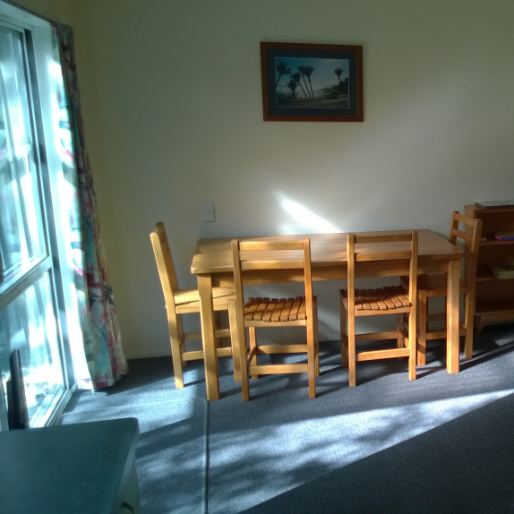 gallery/wp-content-uploads-2014-04-Bush-Cottage-Lounge